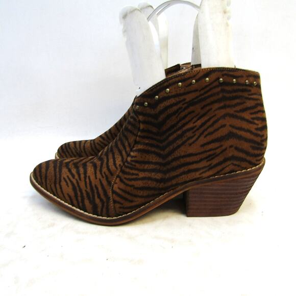Boutique By Corkys Womens Size 9 M Brown Suede Tiger Ankle Fashion Boots Bootie - Picture 1 of 11